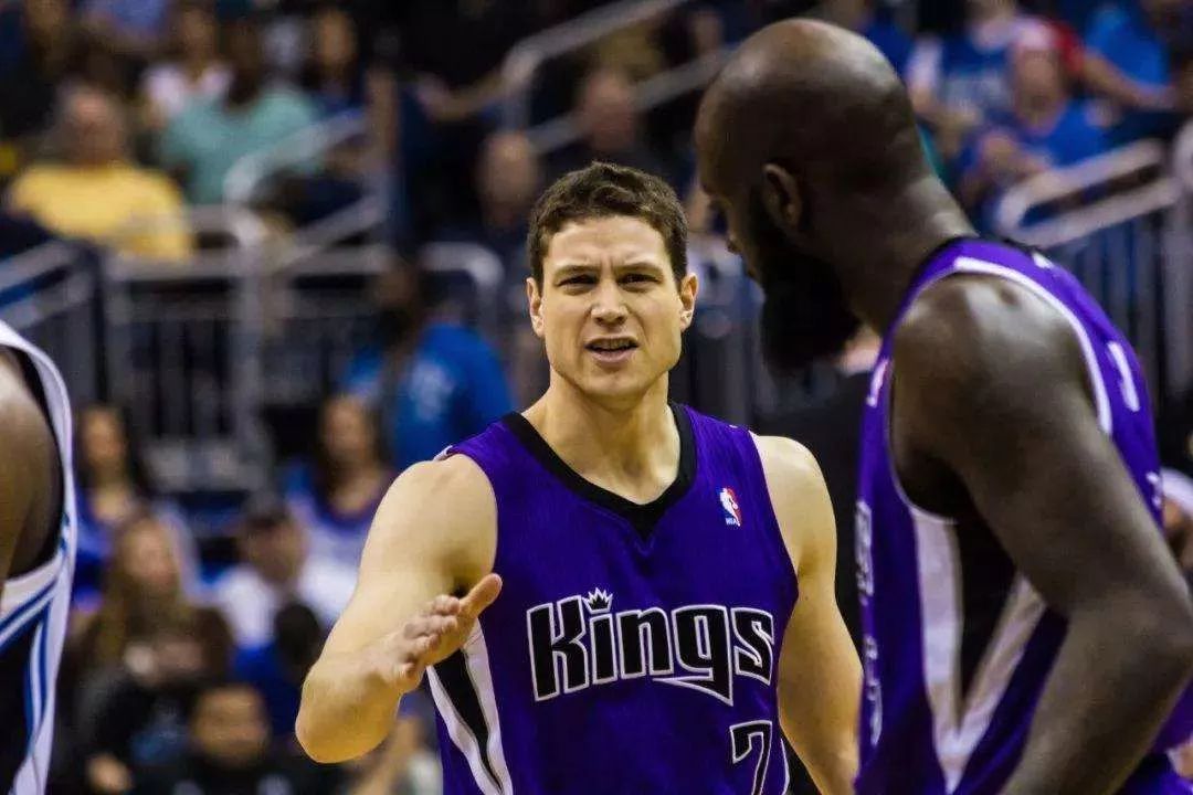 包含芝加哥公牛今夜造点机会，志在CBA季后赛名次提升，态度坚定，赛程密集仍需轮换的词条